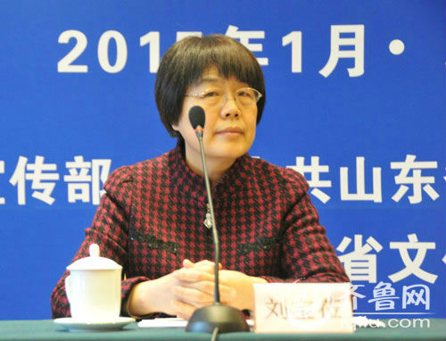 省委宣传部副部长、省文明办主任刘宝莅。齐鲁网记者 王娜娜 摄
